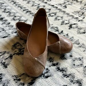 Okukai leather flats